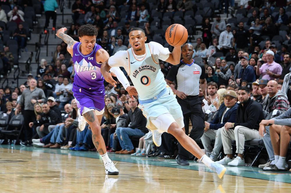 后腰回撤补 后腰回撤补